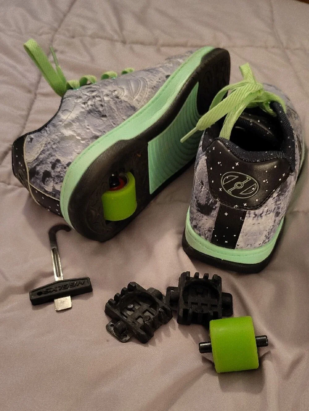 Heelys Kids Moon-Print Sneakers with Neon Green Accents